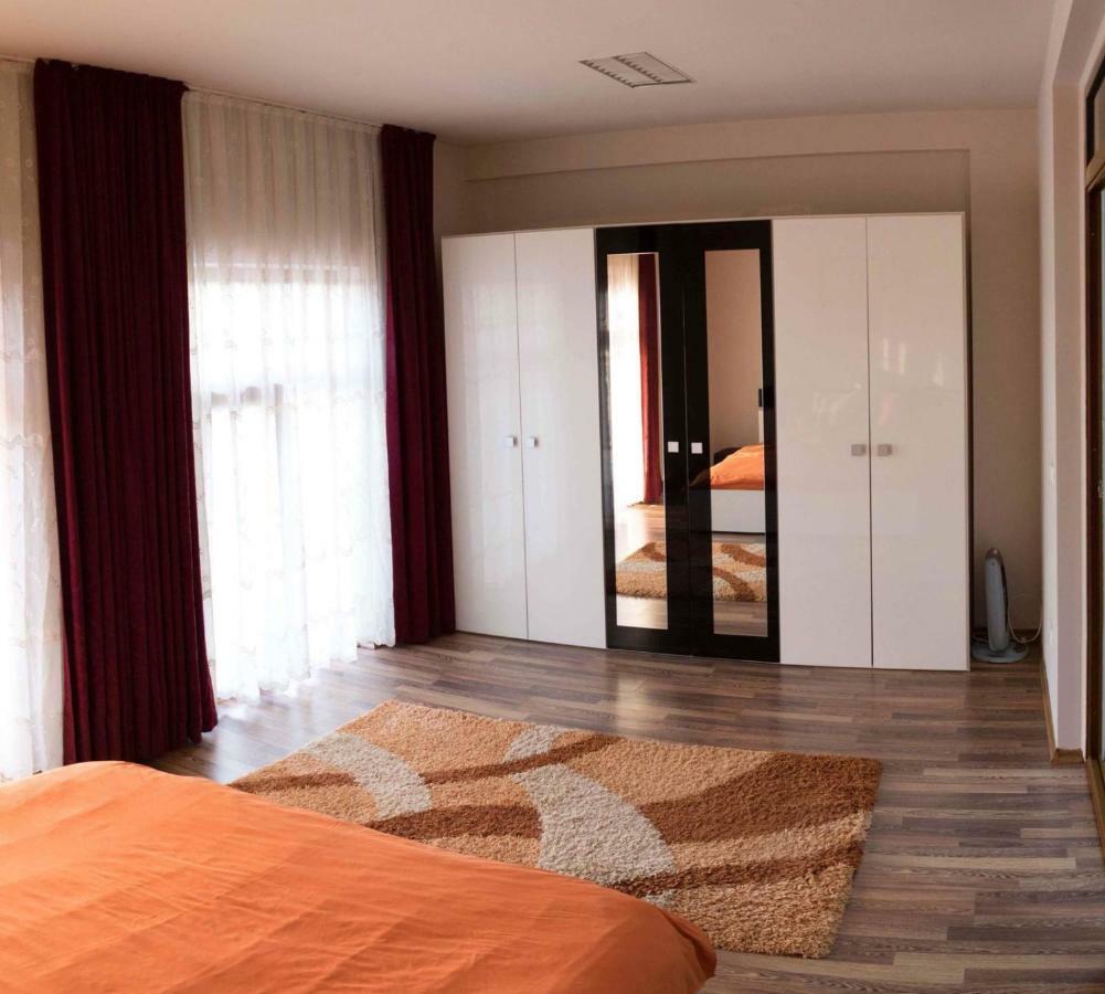 Penthouse De Lux Apartment Oradea Ngoại thất bức ảnh