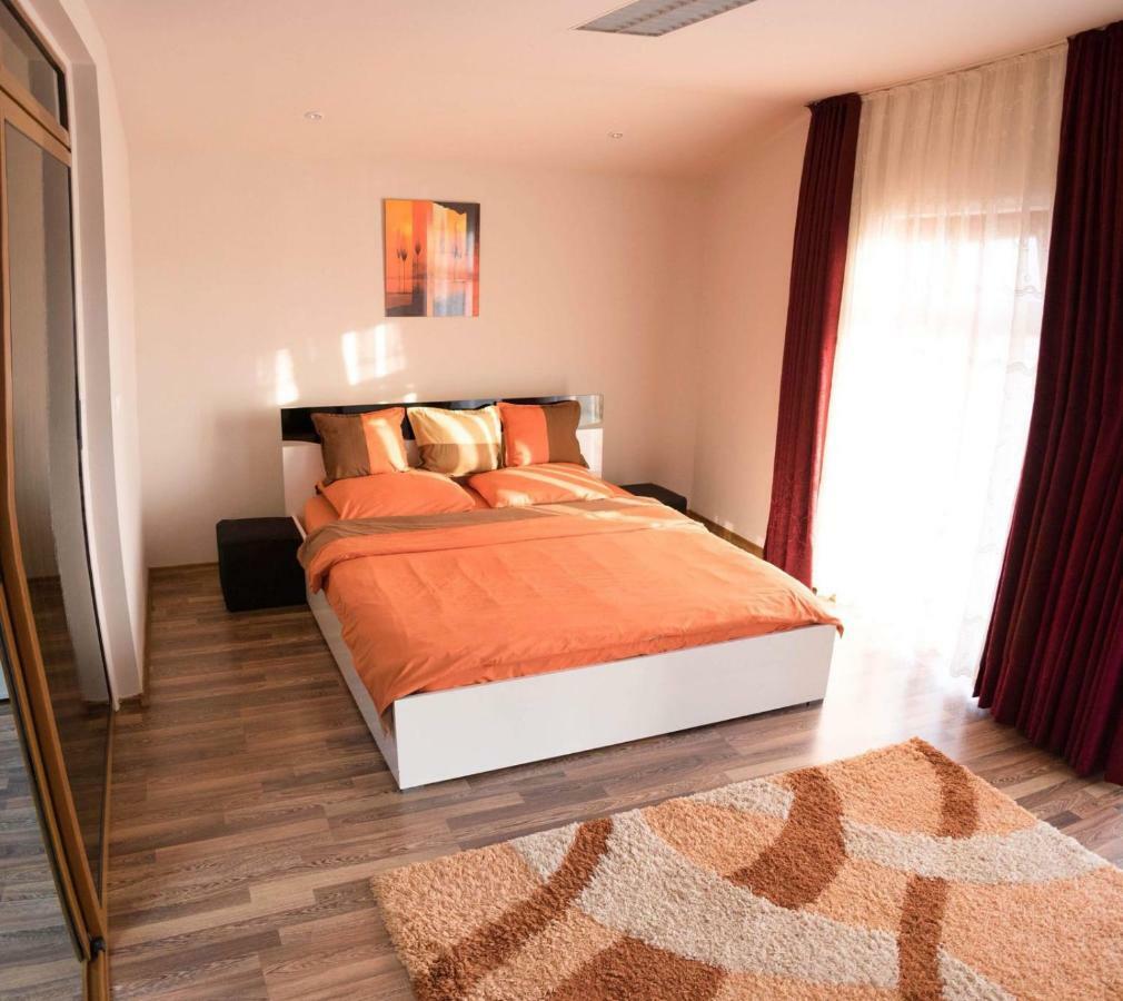 Penthouse De Lux Apartment Oradea Ngoại thất bức ảnh